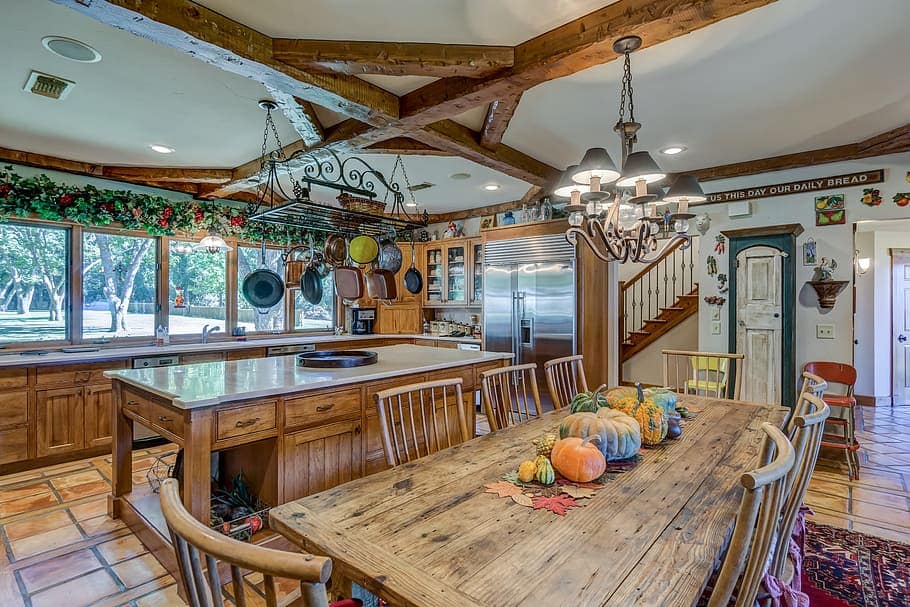Rustic Kitchen Tables and chairs